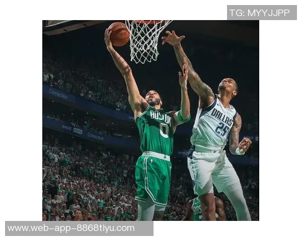 布朗生涯第五次三双超越塔图姆荣登队史第九位成就辉煌